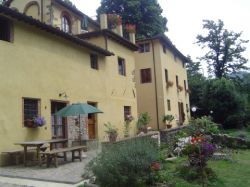 spazio esterno e entrata di un\'appartamento